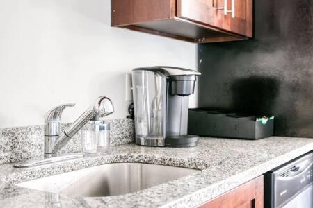 Cozysuites Music Row Modern 1br W/free Parking! 32 * Nashville