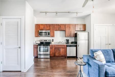 Cozysuites Music Row Modern 1br W/free Parking! 32 Apartment